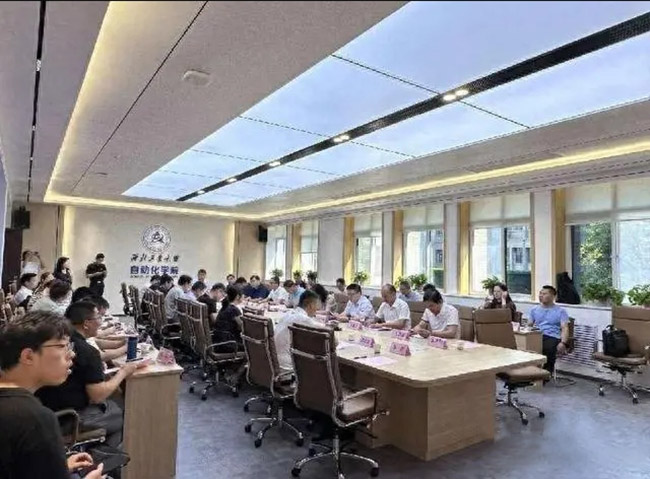 西安西玛电机与西北工业大学开展“双进”活动,共推科技创新与产业升级 西安西玛电机与西北工业大学开展“双进”活动,共推科技创新与产业升级